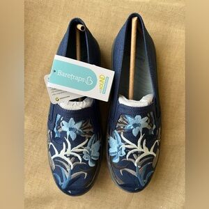 NWT Baretraps Blue Navy Floral Embroidered Slip-On Casual Shoes Loafers